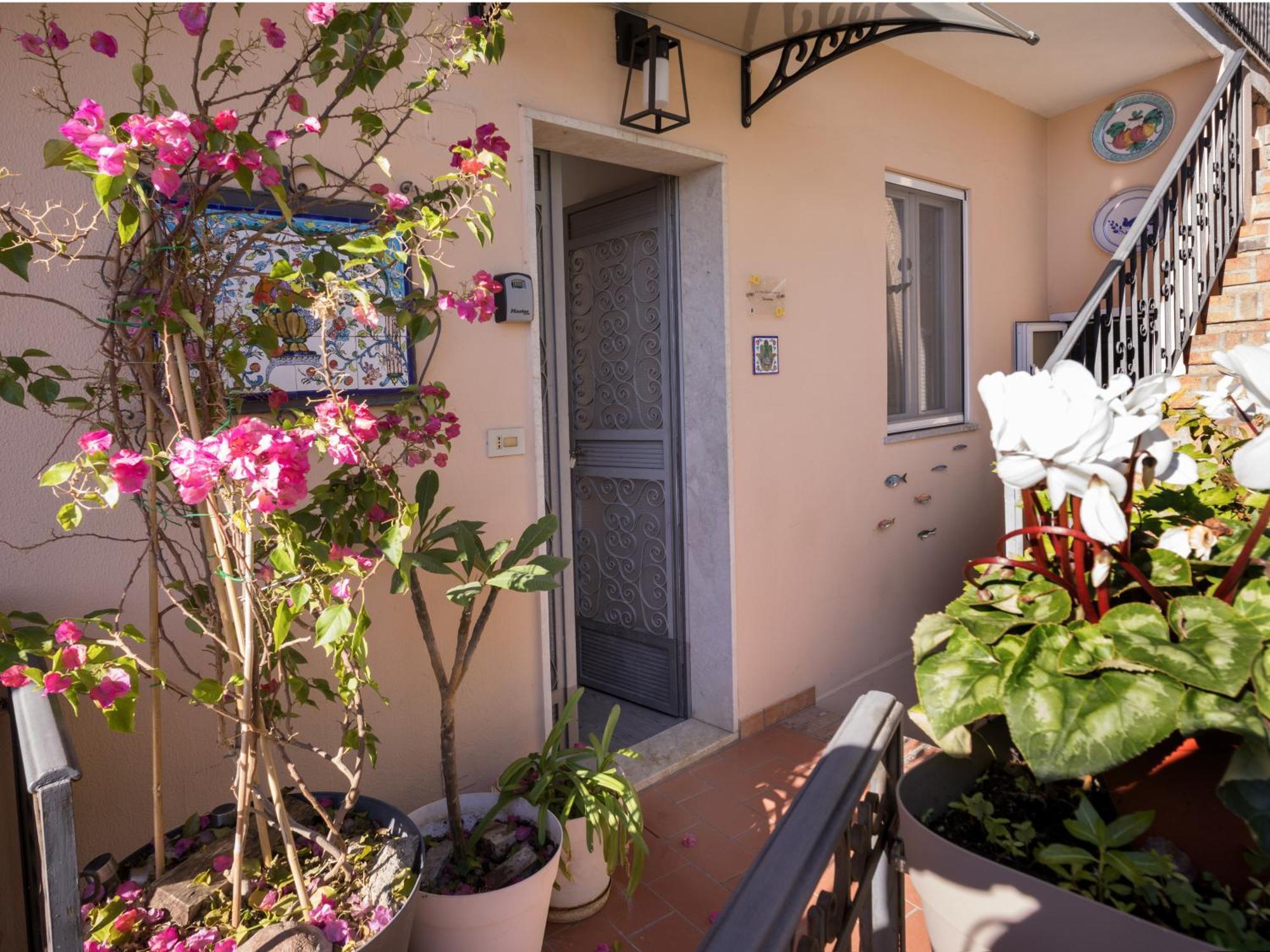 Casa Del Presidente Apartment Таормина Екстериор снимка